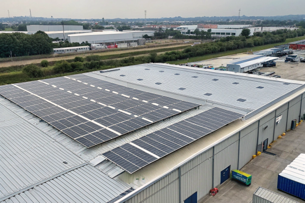 solar-panels-install-in-a-warehouses solar-panels-install-in-a-warehouses
